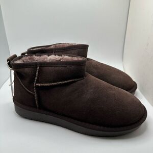 CUSHIONAIRE Women's Genuine Suede pull on boot +Memory Foam 8.5 BROWN